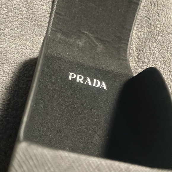 Prada Black Textured Box - Picture 3 of 3